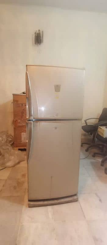 medium Size fridge for sale 0