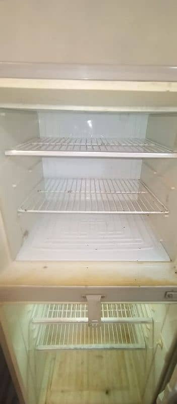 medium Size fridge for sale 4