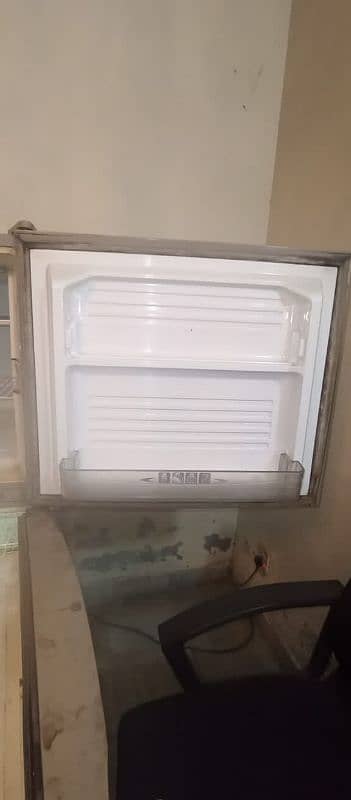 medium Size fridge for sale 8