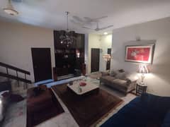 1 kanal 2 bedroom outstanding independent lower portion with separate main gate in model town G block