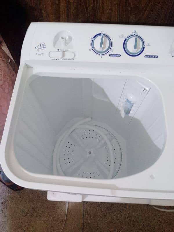 Haier Washing Machiner 100AS Twin Tub with Spinner 2