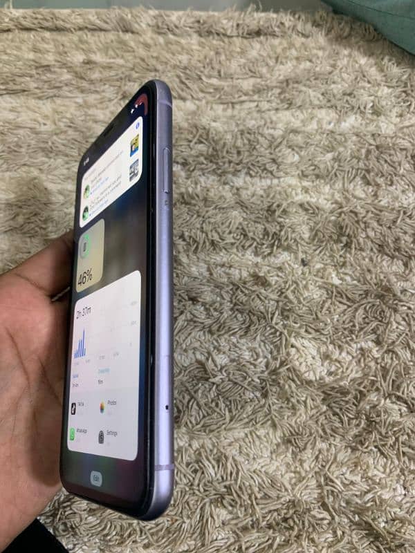 iphone 11 Jv 64 gb 98% betry health Only minor dot lcd for sale 6