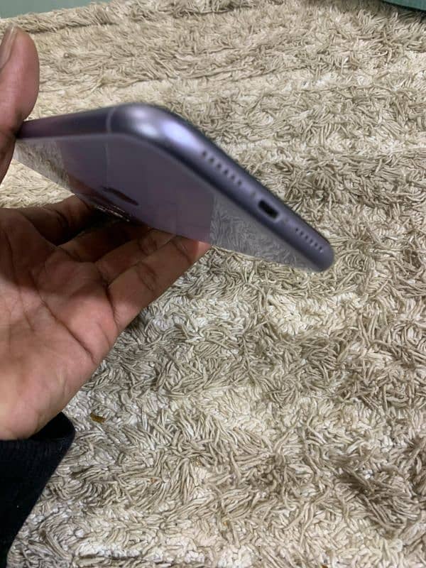 iphone 11 Jv 64 gb 98% betry health Only minor dot lcd for sale 7