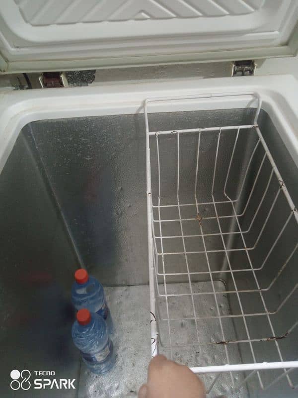 deep freezer in good condition 0