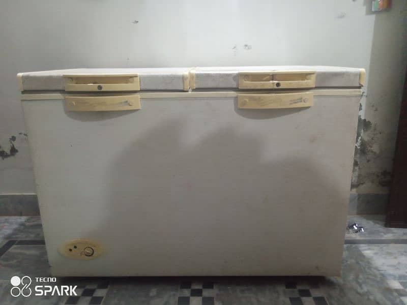 deep freezer in good condition 4