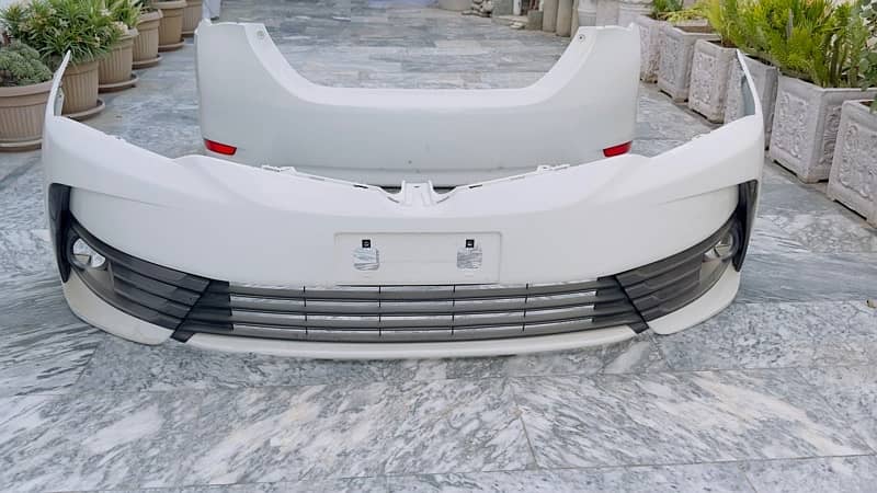 Corolla genuine bumper 2019 0