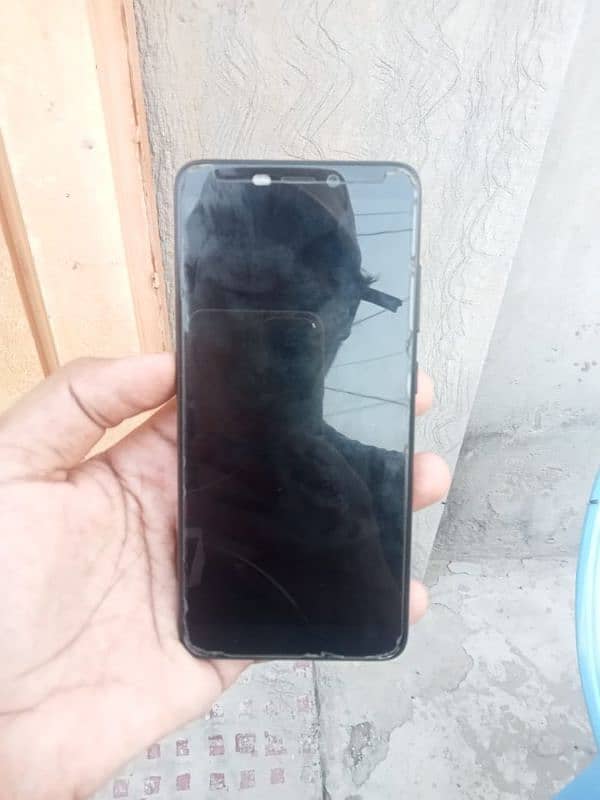 Infinix Hot S3.3gb ram 32gb rom . One hand use . Box-Charger 4