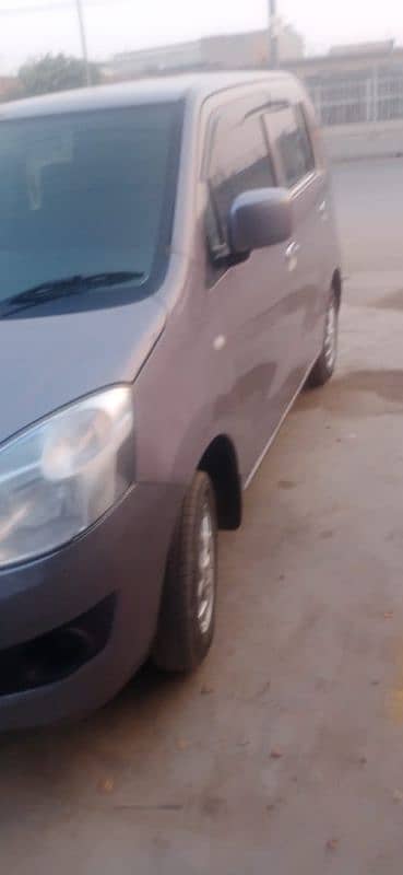 Suzuki Wagon R 2018 10