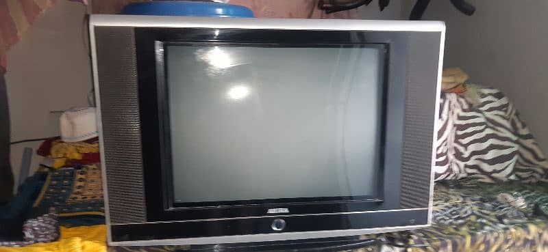 I sell my akira 21. inches TV. . . used. ha  running  condition ha. . 0