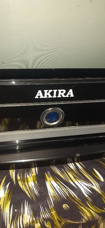 I sell my akira 21. inches TV. . . used. ha  running  condition ha. . 1