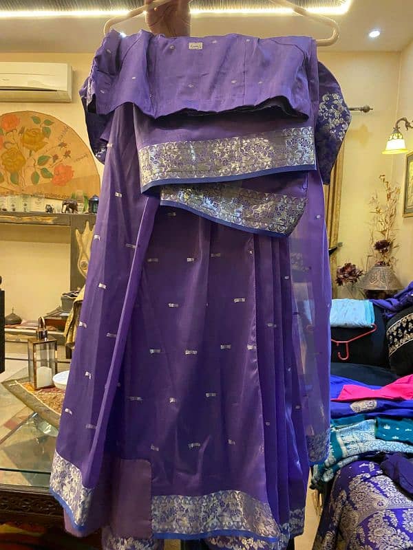 slightly used saris and dresses available for sale 6