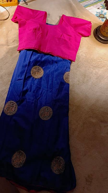 slightly used saris and dresses available for sale 7