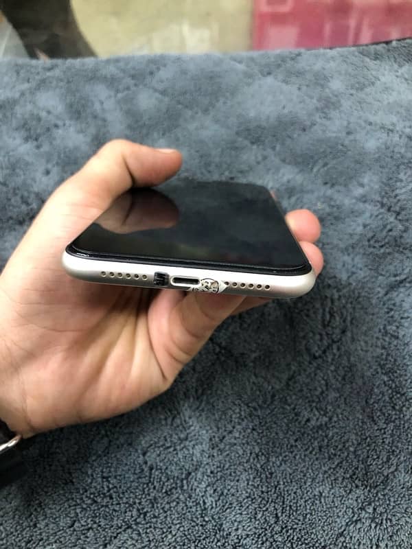 Iphone 11 64GB JV 4