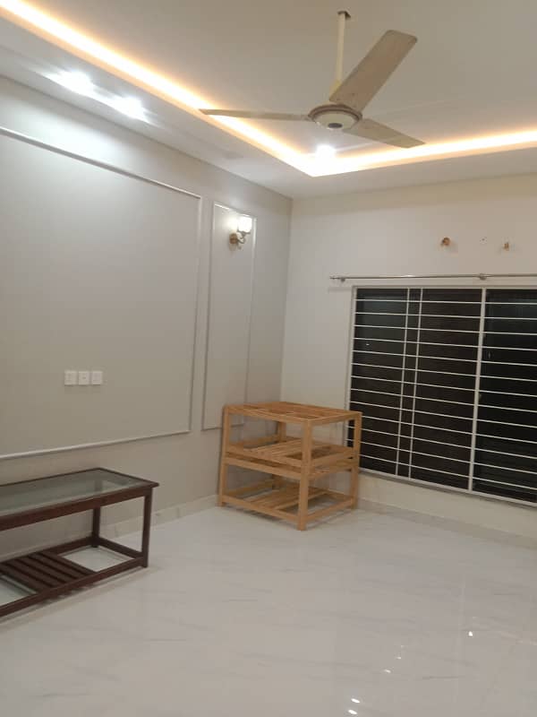 1 KANAL UPPER PORTION FOR RENT NO GAS 4