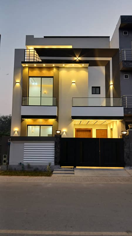 Beautifully Designed 5 Marla House For Sale in Dream Gardens, Lahore 2