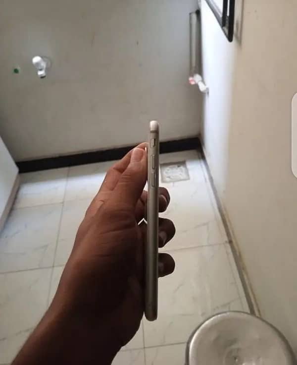 iPhone 8 64gb non approved exchange possible 6