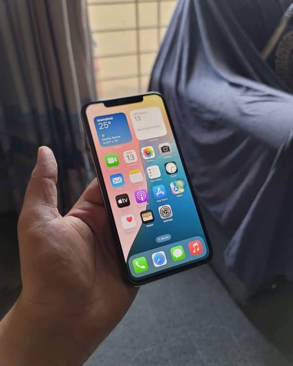 iPhone XS Max 5