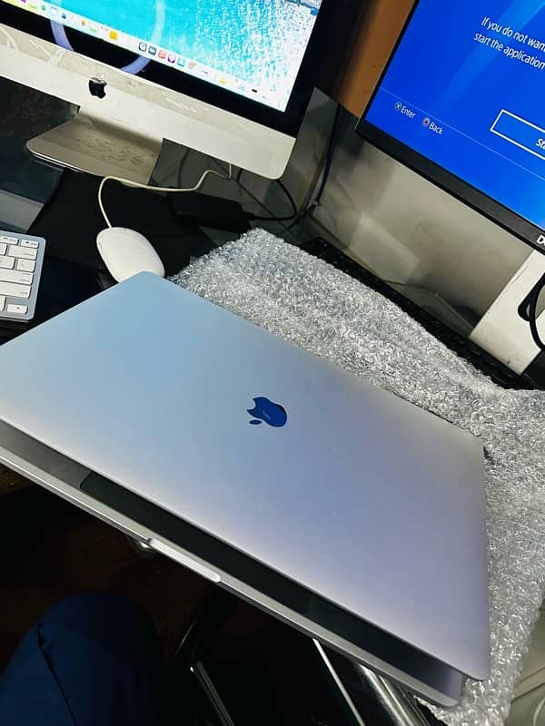 MacBook Pro 2019 (16Inch display ) 9