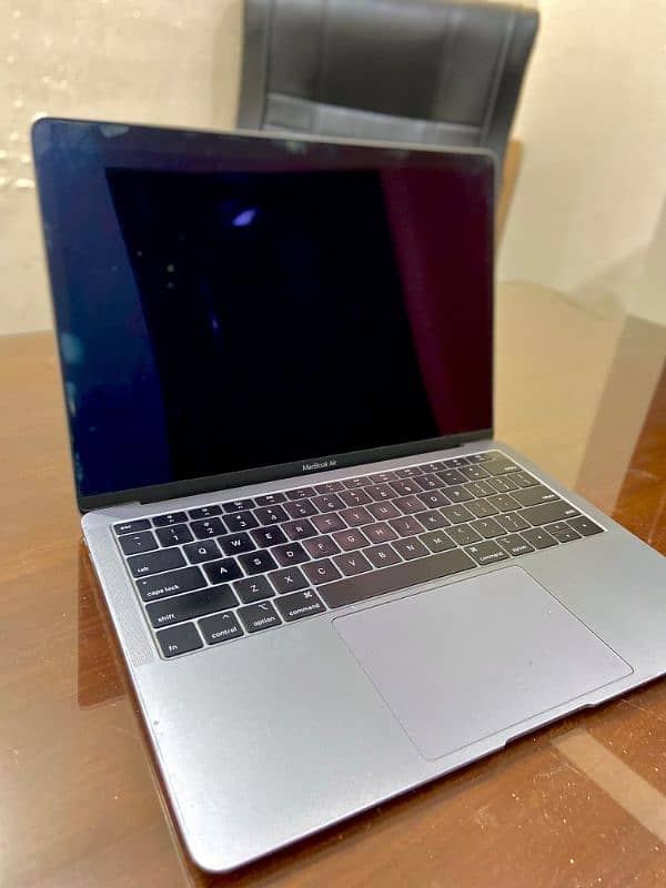 MacBook Air 2019 13-inch 3