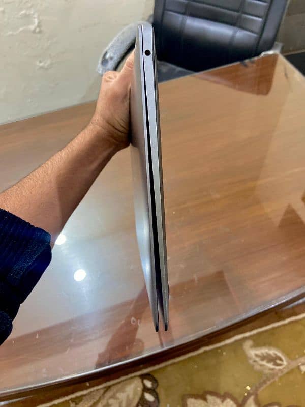 MacBook Air 2019 13-inch 4