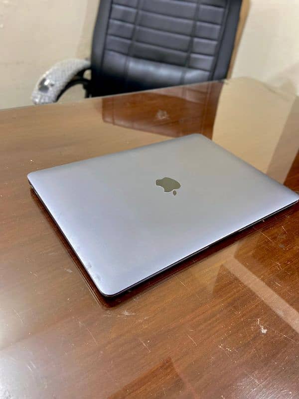 MacBook Air 2019 13-inch 6