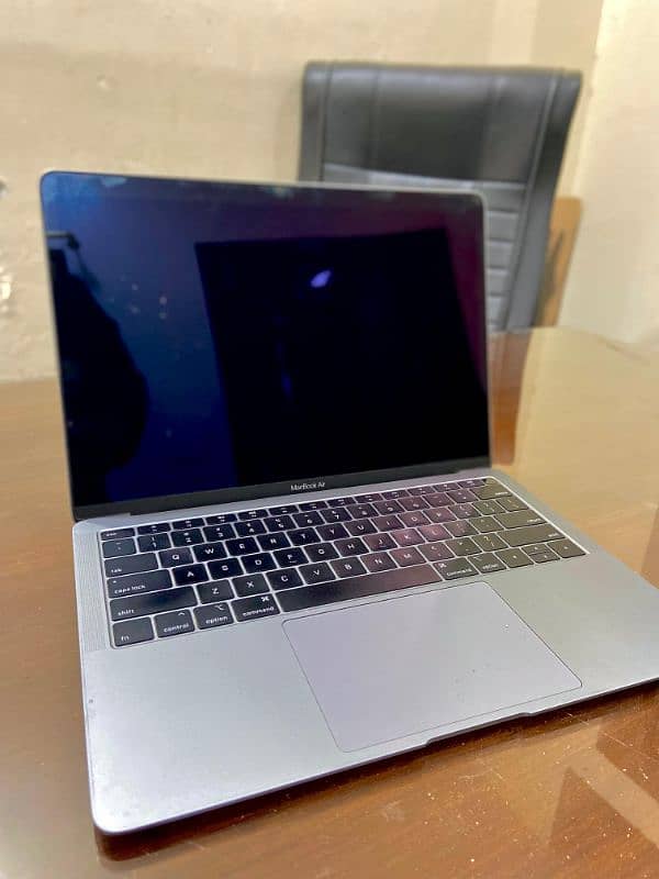 MacBook Air 2019 13-inch 10