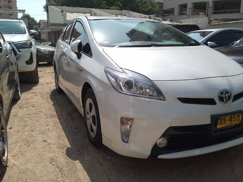 Toyota Prius 2014 3