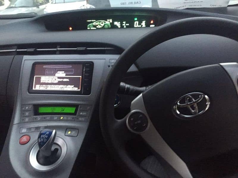 Toyota Prius 2014 13