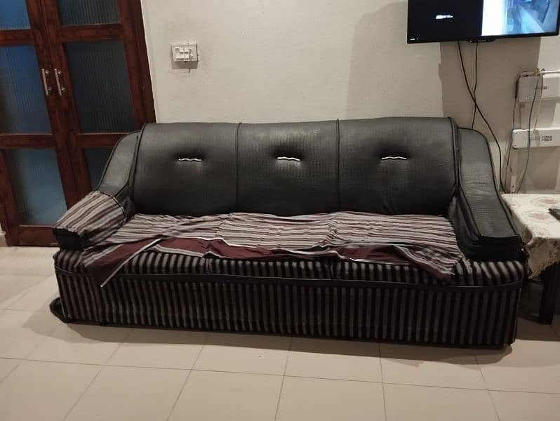 3 seater sofa for sale 0