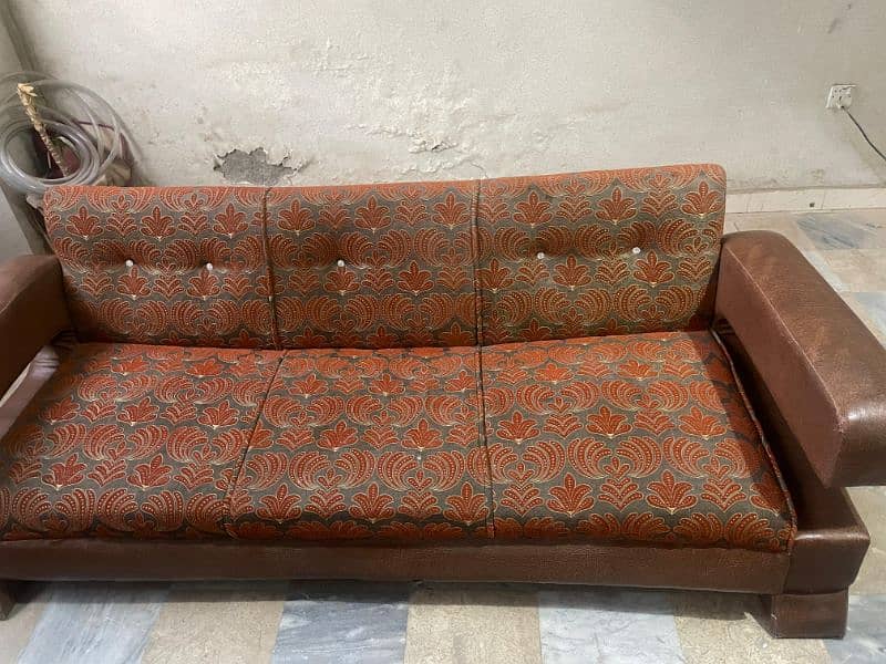 7 seater sofa set in good price home used 2