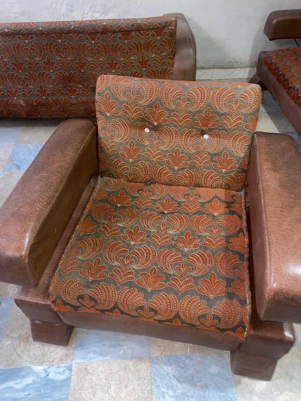 7 seater sofa set in good price home used 7