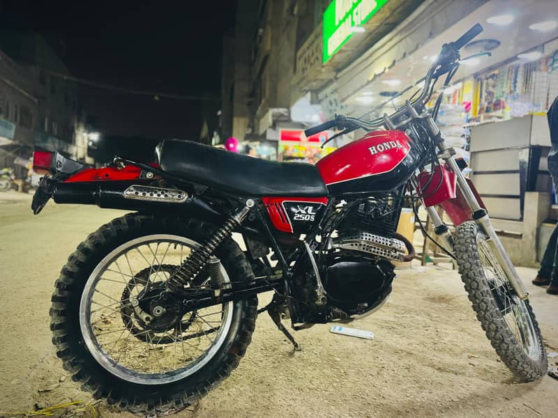 Honda XL 250 cc Trial 1