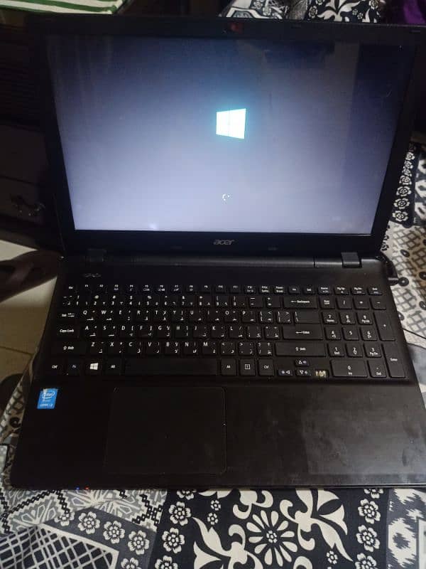 Acer laptop window 10 pro core i3 0