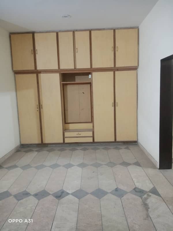 10 Marla Beautiful double story house urgent for Sale prime location in sabzazar 1