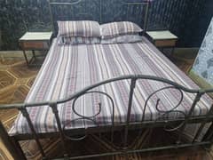 IRON ROD BED QUEEN SIZE WITH MATRESS