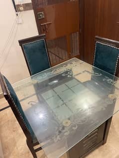 Dinning table