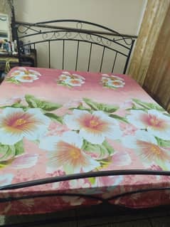 rod iron queen size bed