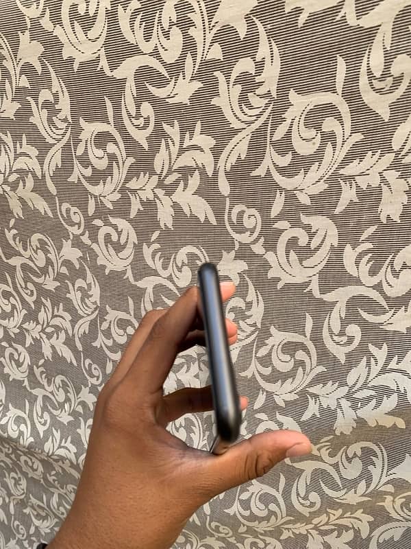 iphone 11 PTA APPROVED 3