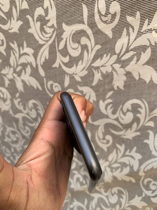 iphone 11 PTA APPROVED 4