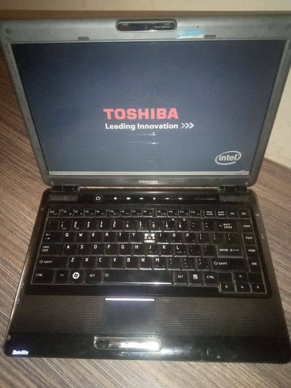 Laptop Toshiba core 2 duo 1