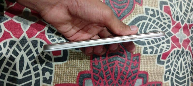 OPPO f1s 4