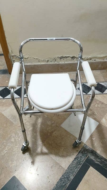 chair and stand for sale 1