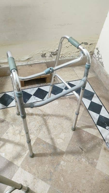 chair and stand for sale 11