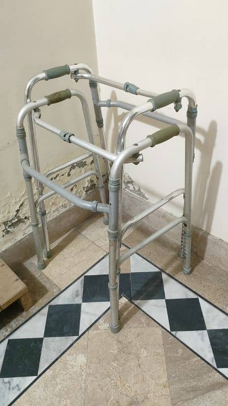 chair and stand for sale 13