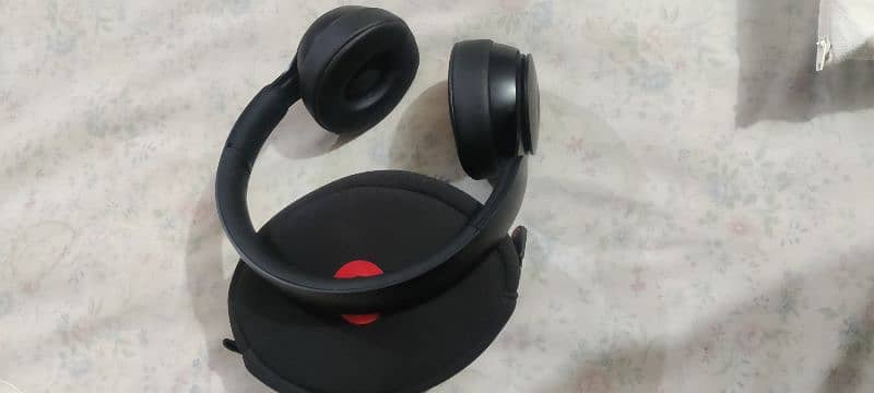 beats solo pro wireless headphone 5