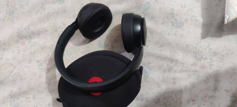 beats solo pro wireless headphone 6