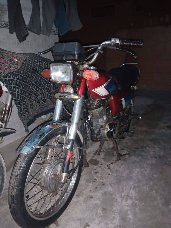 HONDA 125 2016 MODEL IN GOOD CONDITION 5