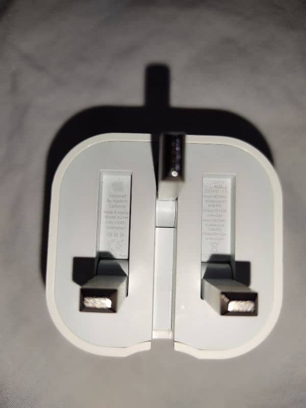 Apple Iphone Type-c Charger 0