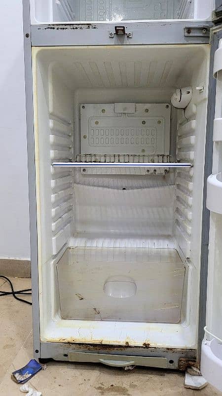 orient used refrigerator no problem only gas needed 7