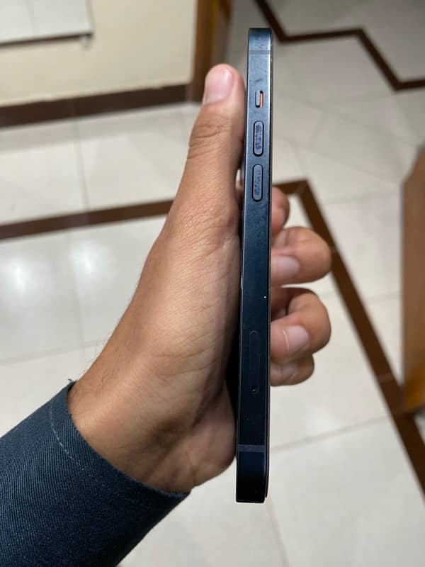 iPhone 13 - jv - Under Warranty - 100% BH 2